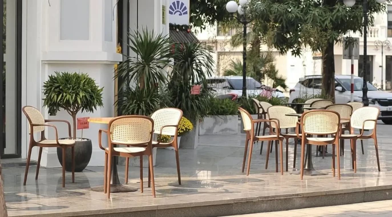 Tổng hợp các loại ghế nhựa: Đặc điểm, ưu điểm và nhược điểm